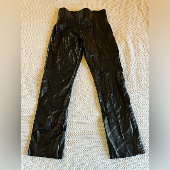David Lerner New York Black Faux Leather Raw Hem Pants medium straight leg - Picture 5 of 5
